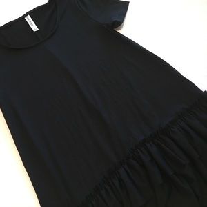 Short Sleeve Round Neck Ruffle Hem Tunic Top